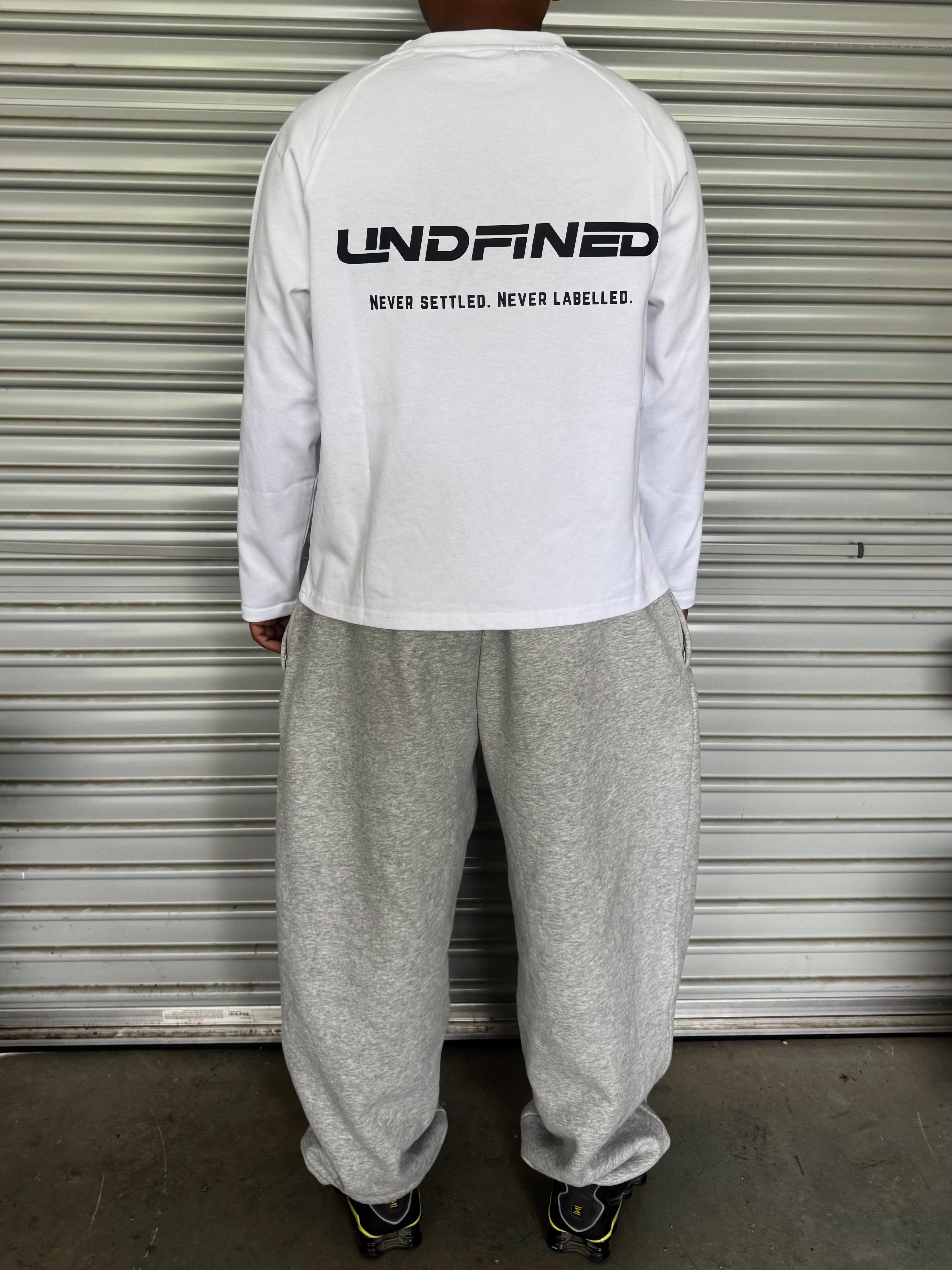 UN LONG-SLEEVE TEE | WHITE