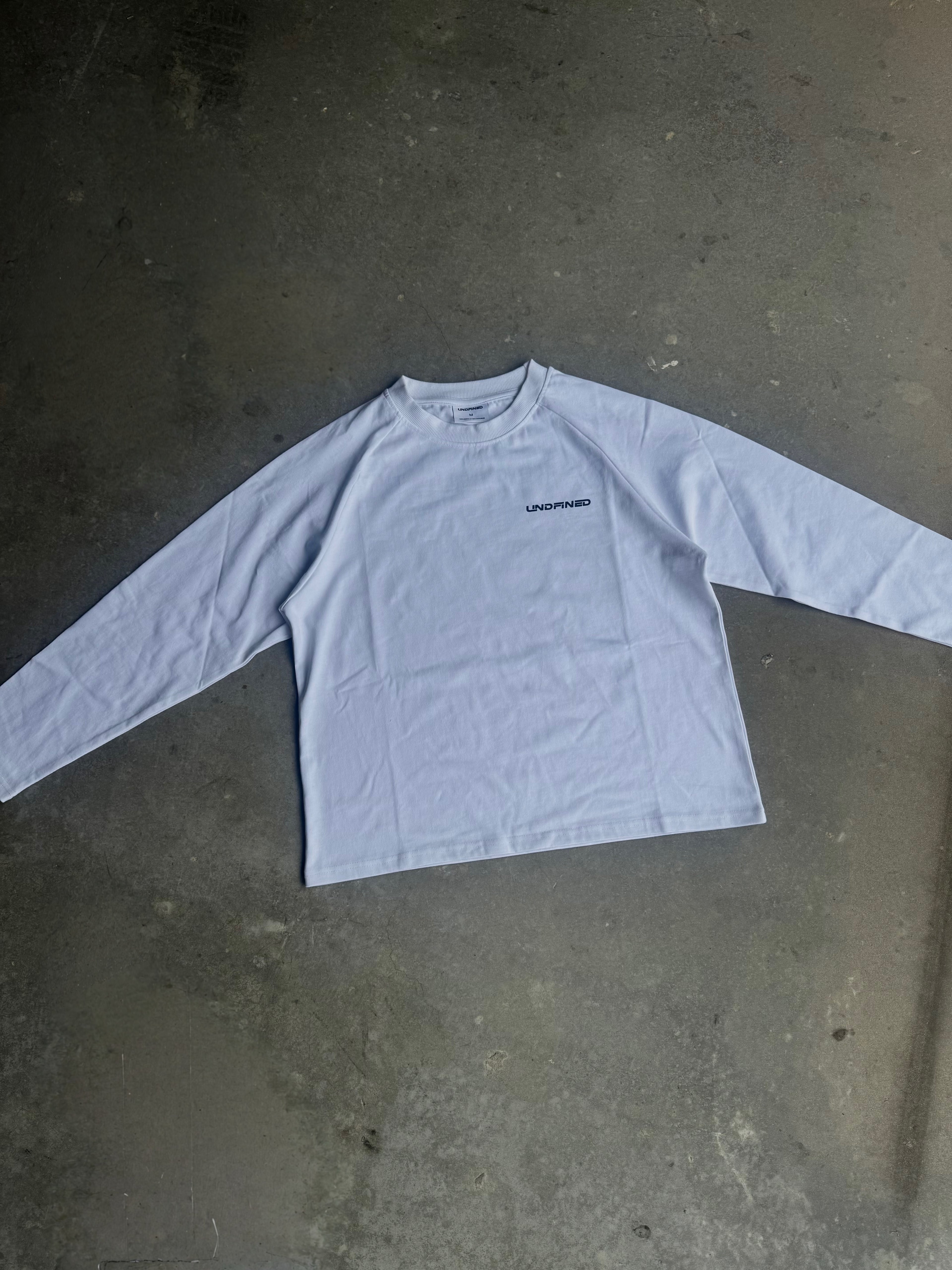 UN LONG-SLEEVE TEE | WHITE